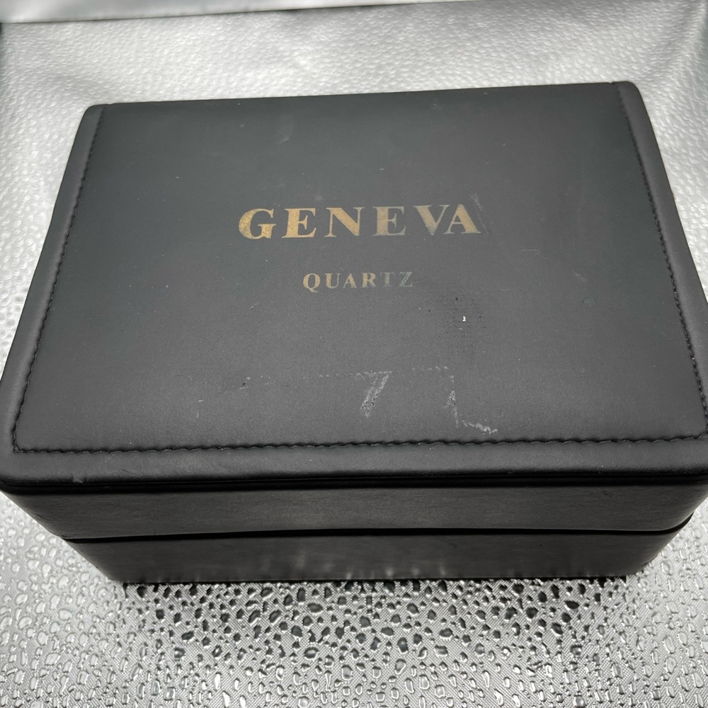 Geneva quartz watch set of His and Her’s watches - Picture 2 of 11